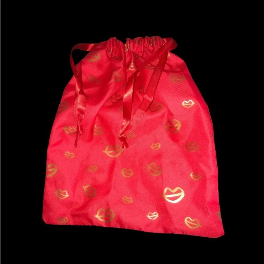 Glam Red Silky‎ Gold Kiss Ipsy Cosmetic Bag